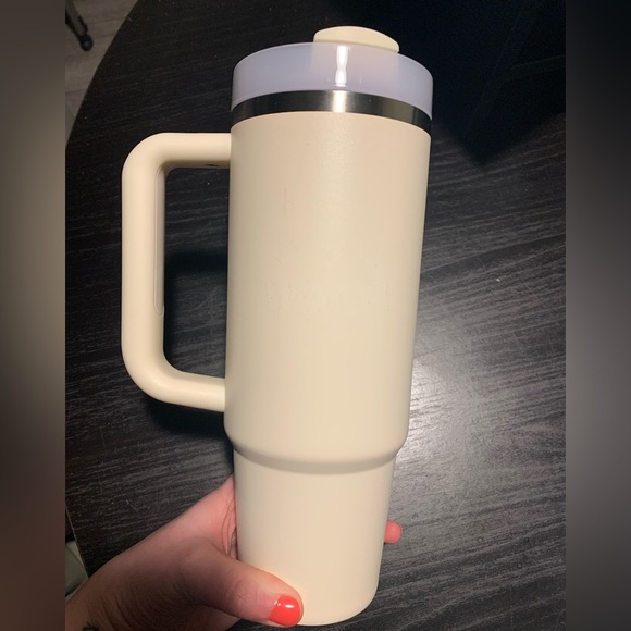 30oz Stanley Travel Mug with Handle - Picture 2 of 4